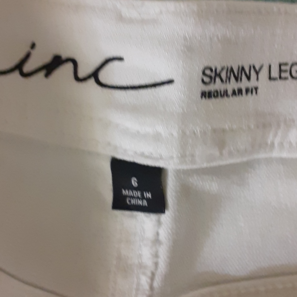 Jeans - Picture 2 of 4